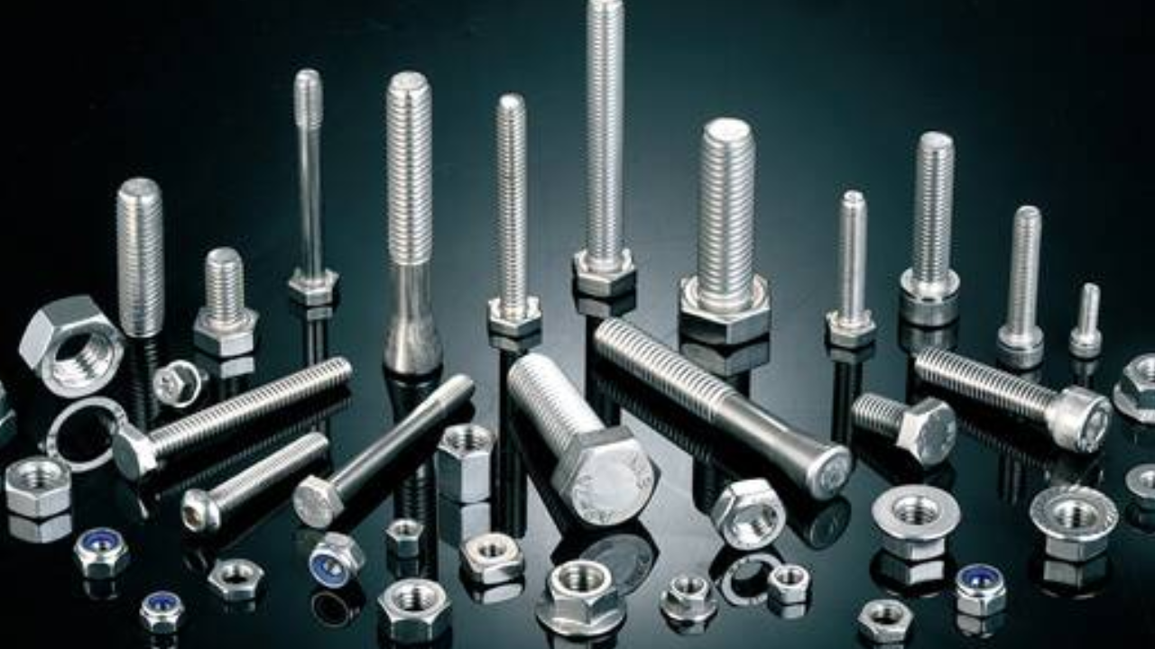 What Mechanical Characteristics Do Stainless Steel Bolts Have?
